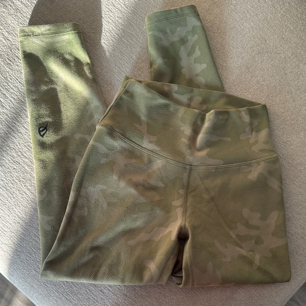 P'tula Olive Camouflage Leggings